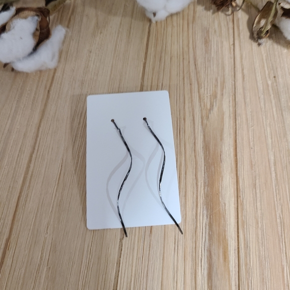 🖤🖤NEW🖤🖤CASUAL!! Threaded Spiral Earrings in BLACK 🖤🖤 - Picture 10 of 16